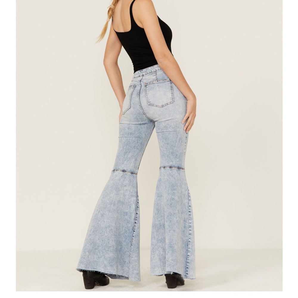 We the Free, Float On flare jeans
